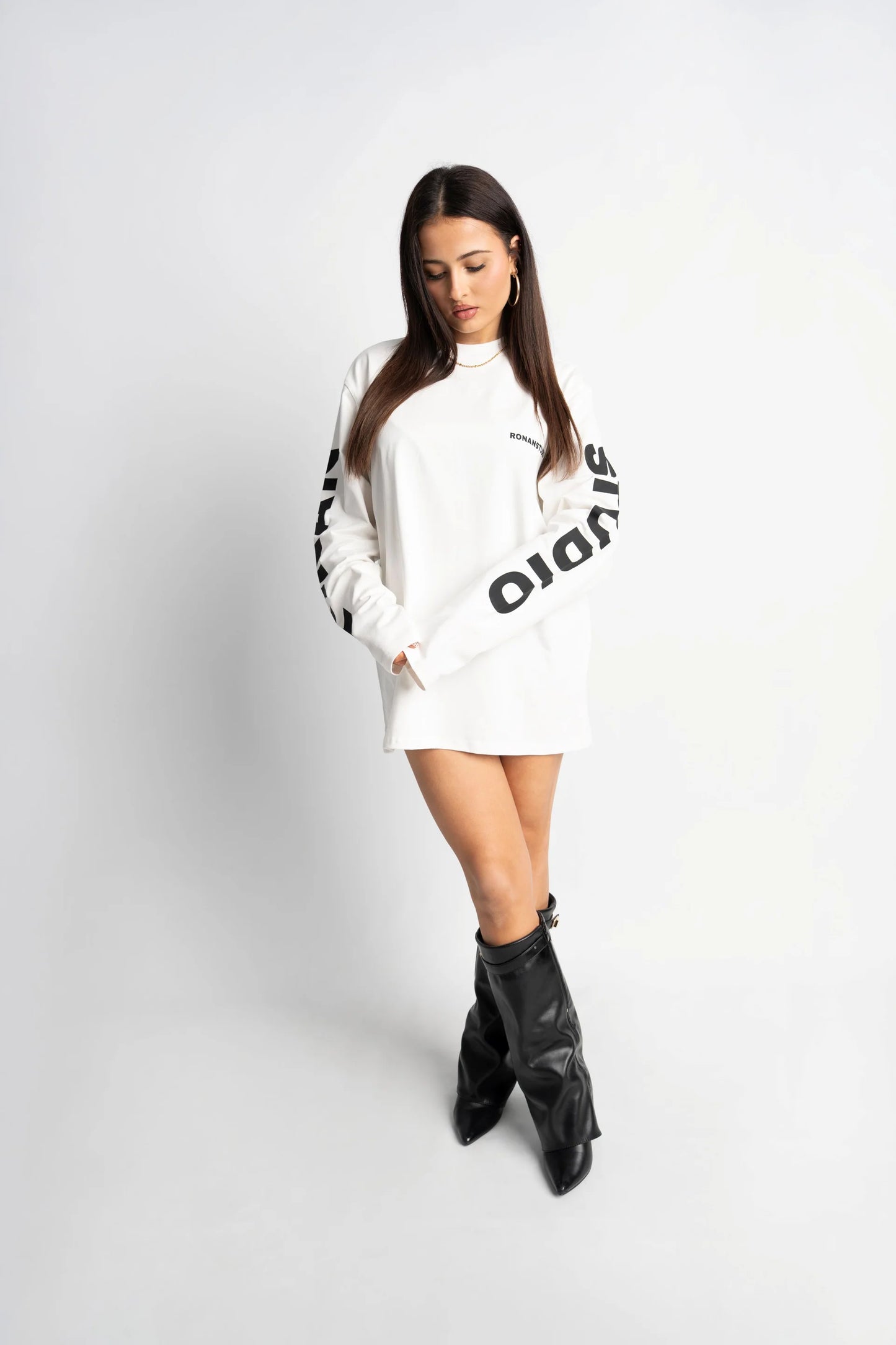 STUDIO WHITE OVERSIZED LONGSLEEVE
