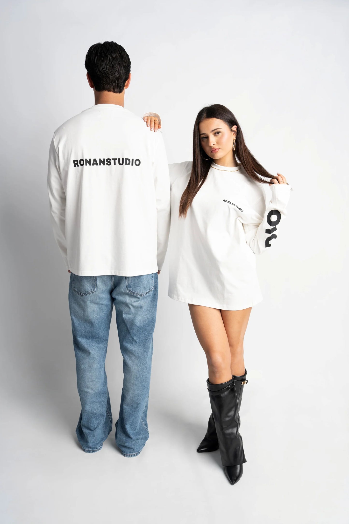 STUDIO WHITE OVERSIZED LONGSLEEVE